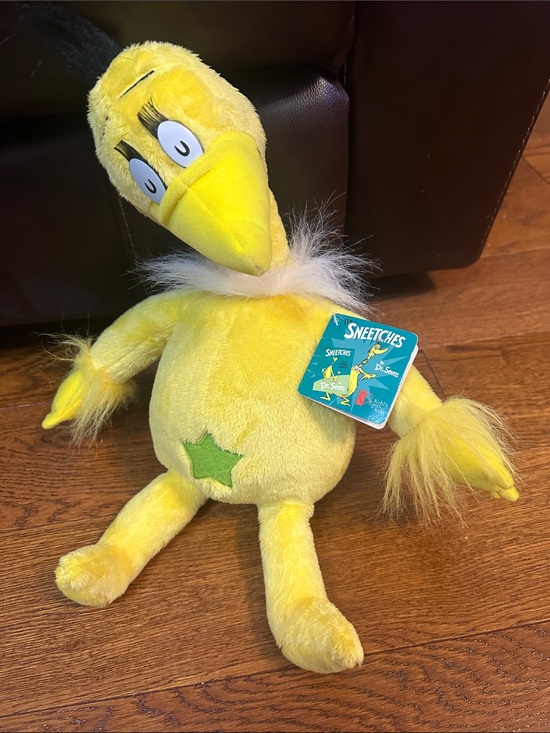 Dr. Seuss Other - Dr. Seuss Yellow Sneetch Plush with Green Star